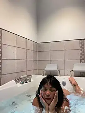 Snapshot of Emily_restrepo chatting on 3, 1, 2025 Emily restrepo online show from 3, 1, 2025