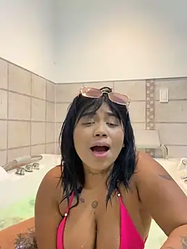 Snapshot of Emily_restrepo chatting on 4, 1, 2025 Emily restrepo online show from 4, 1, 2025