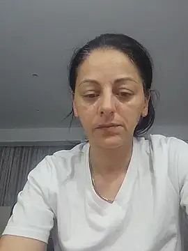 bruneta sexy23 online show from 24, 5, 2026