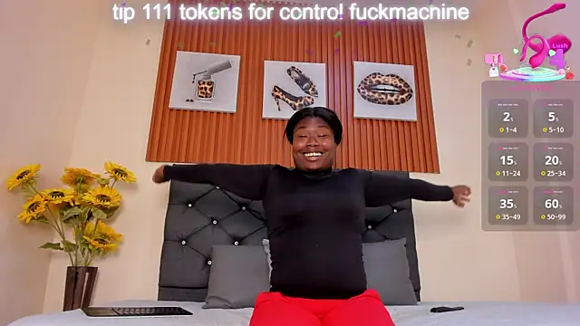 Snapshot of Cristale69 chatting on 8, 11, 2025 Cristale69 online show from 8, 11, 2025