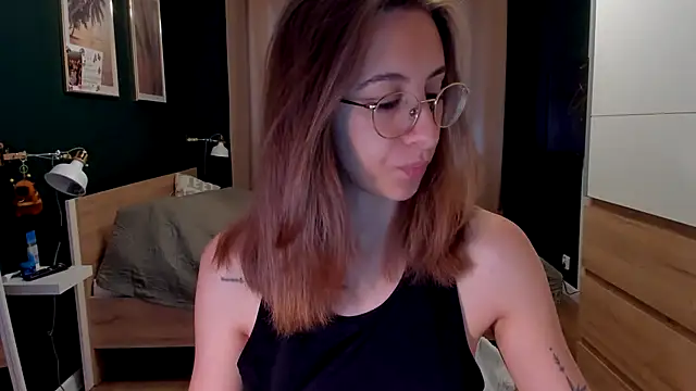 Snapshot of DesireMore90 chatting on 4, 5, 2026 DesireMore90 online show from 4, 5, 2026
