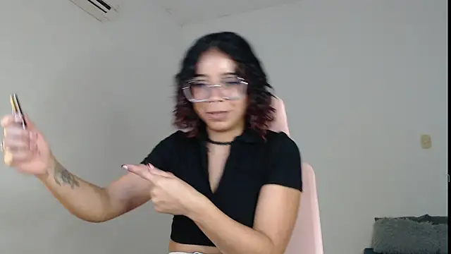 Snapshot of Putaku_San chatting on 22, 12, 2024 Putaku San online show from 22, 12, 2024