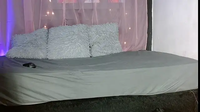 Snapshot of miley_jensen chatting on 14, 1, 2025 miley jensen online show from 14, 1, 2025