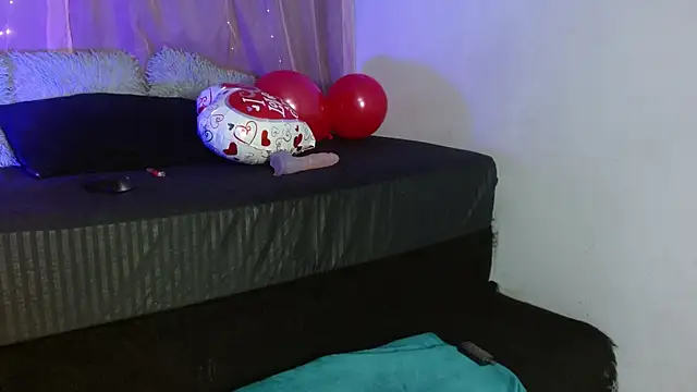 Snapshot of miley_jensen chatting on 15, 2, 2025 miley jensen online show from 15, 2, 2025