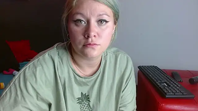 Snapshot of miley_jensen chatting on 28, 2, 2025 miley jensen online show from 28, 2, 2025