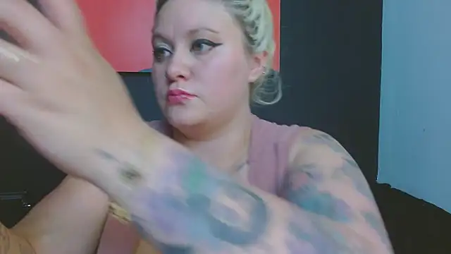 Snapshot of miley_jensen chatting on 17, 10, 2025 miley jensen online show from 17, 10, 2025