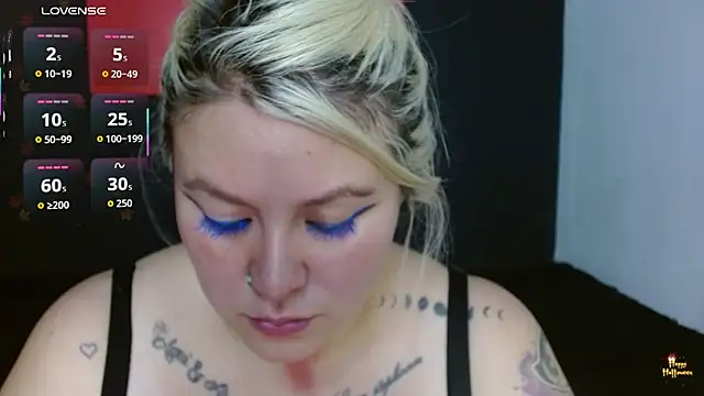 Snapshot of miley_jensen chatting on 24, 10, 2025 miley jensen online show from 24, 10, 2025