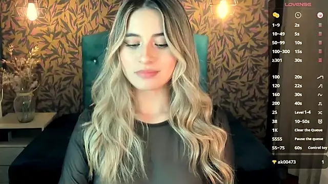 Snapshot of KiaraCarter chatting on 8, 2, 2025 KiaraCarter online show from 8, 2, 2025