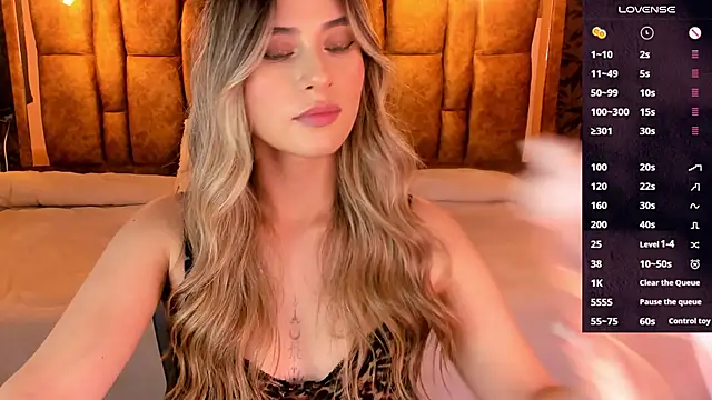 Snapshot of KiaraCarter chatting on 10, 11, 2025 KiaraCarter online show from 10, 11, 2025