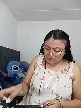 Snapshot of KathieBurning chatting on 3, 12, 2025 KathieBurning online show from 3, 12, 2025