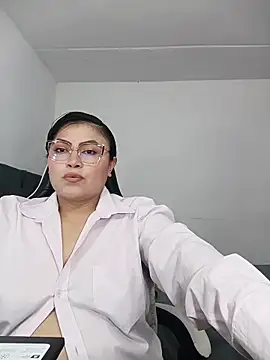 Snapshot of KathieBurning chatting on 18, 2, 2026 KathieBurning online show from 18, 2, 2026