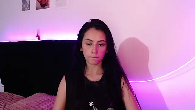 Snapshot of Coralinnee_ chatting on 19, 3, 2025 Coralinnee online show from 19, 3, 2025