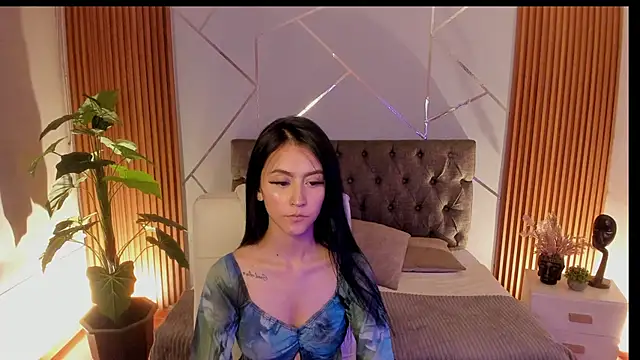 Snapshot of Coralinnee_ chatting on 10, 9, 2025 Coralinnee online show from 10, 9, 2025