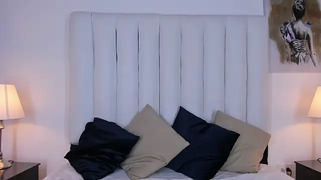 Snapshot of Violet_queen20 chatting on 18, 11, 2025 Violet queen20 online show from 18, 11, 2025