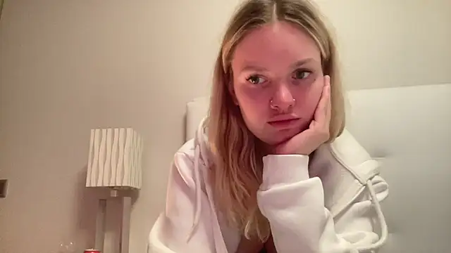 Snapshot of mariemelissah chatting on 19, 12, 2024 mariemelissah online show from 19, 12, 2024