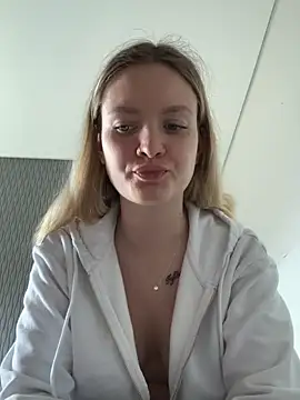 Snapshot of mariemelissah chatting on 22, 3, 2025 mariemelissah online show from 22, 3, 2025