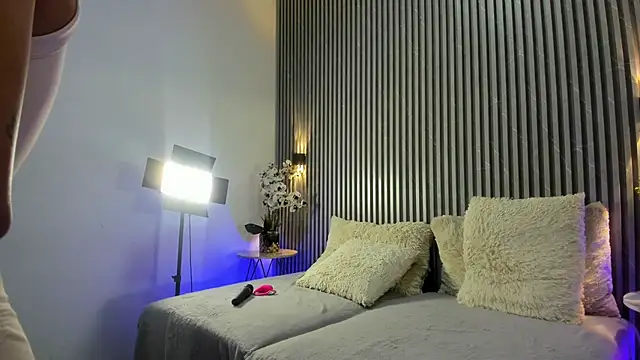 SHANONCLARK online show from 17, 10, 2025