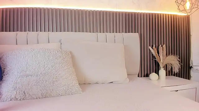 SHANONCLARK online show from 1, 11, 2025