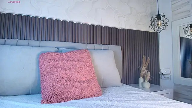 SHANONCLARK online show from 25, 4, 2026