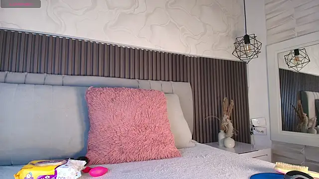 SHANONCLARK online show from 27, 4, 2026