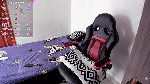 Snapshot of Aron_Baylor chatting on 2, 10, 2025 Aron Baylor online show from 2, 10, 2025