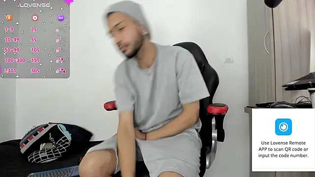 Snapshot of Aron_Baylor chatting on 9, 10, 2025 Aron Baylor online show from 9, 10, 2025