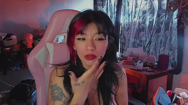 Snapshot of annie_walker6 chatting on 9, 11, 2025 annie walker6 online show from 9, 11, 2025