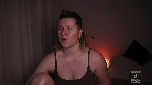 moonamii online show from 11, 2, 2026