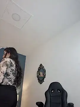 Ellie Jhonson   online show from 30, 9, 2025