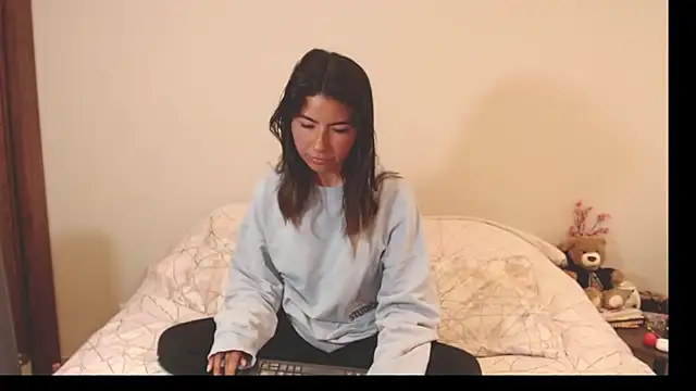 alice middlee online show from 7, 10, 2025