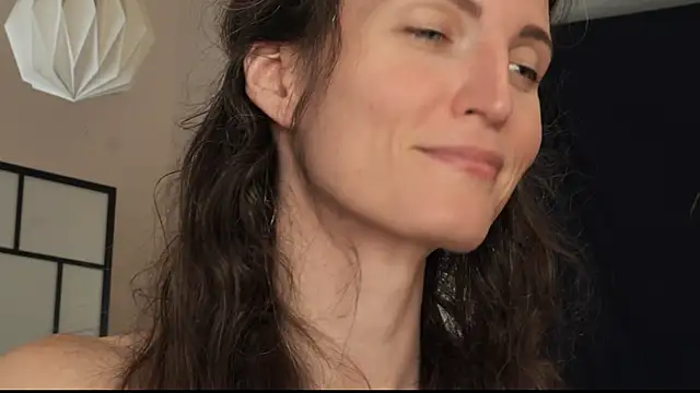 yulladao online show from 18, 9, 2025