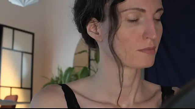 yulladao online show from 21, 9, 2025