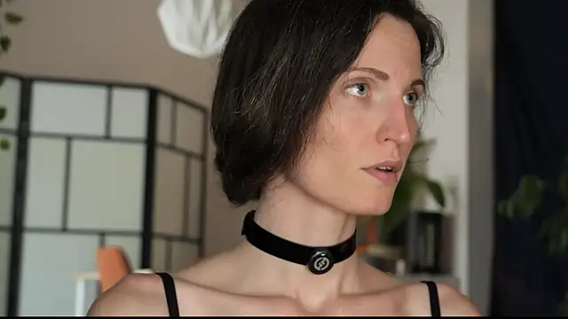 yulladao online show from 8, 10, 2025