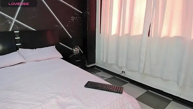  valeriiee  online show from 7, 1, 2025