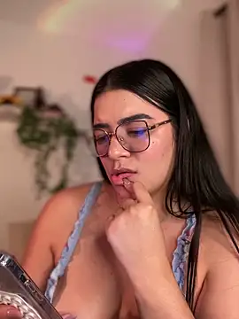 Lia flowers online show from 20, 1, 2025