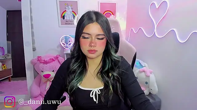 CuteDani  online show from 6, 7, 2026