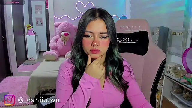 CuteDani  online show from 15, 7, 2026