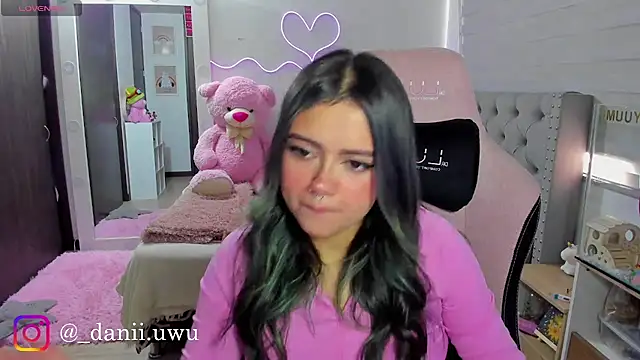CuteDani  online show from 15, 7, 2026