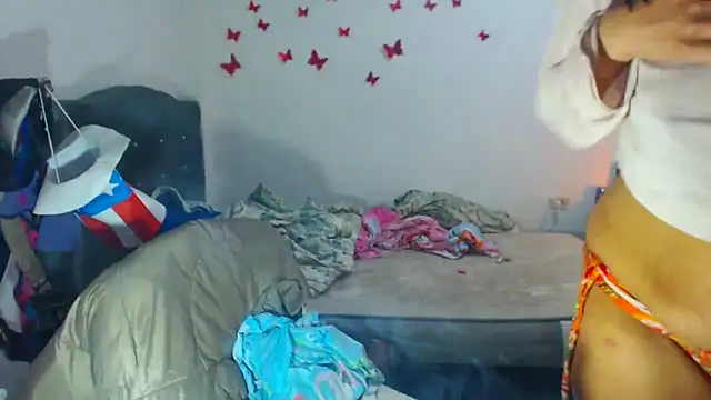 AmaraRoberts420 online show from 5, 10, 2025