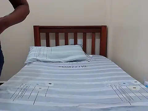 Snapshot of traper_1 chatting on 20, 10, 2025 traper 1 online show from 20, 10, 2025