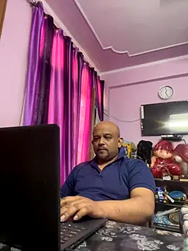 Dick 6inches online show from 9, 11, 2025