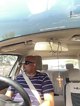 Dick 6inches online show from 18, 4, 2026