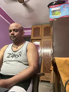 Dick 6inches online show from 23, 4, 2026