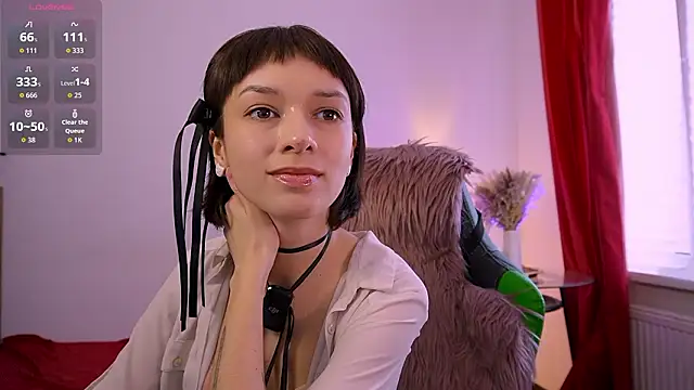 VivianLy  online show from 9, 3, 2026