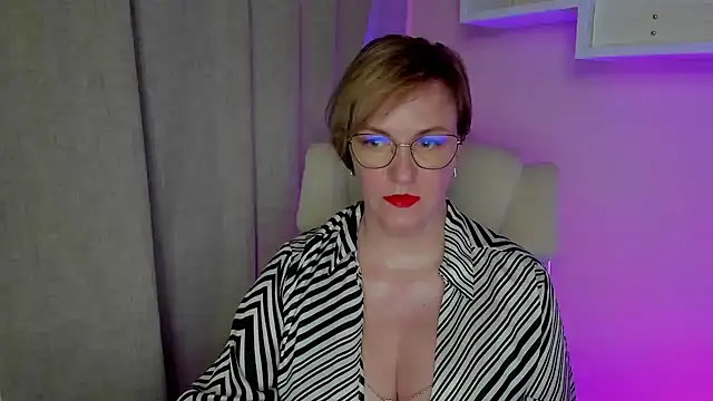 feliziaDesire online show from 5, 8, 2026
