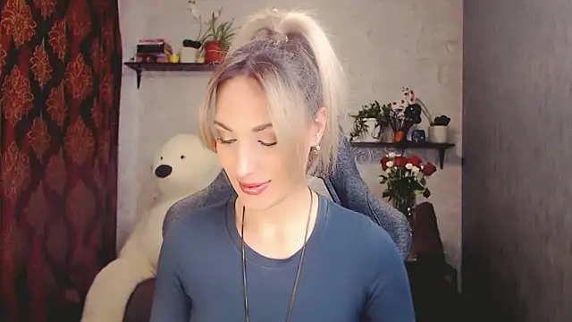 MillaXQueen online show from 10, 3, 2025