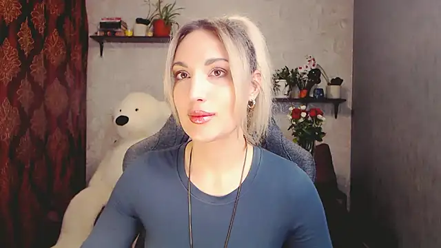 MillaXQueen online show from 10, 3, 2025