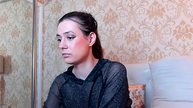 Snapshot of JuliaHunts chatting on 30, 7, 2026 JuliaHunts online show from 30, 7, 2026