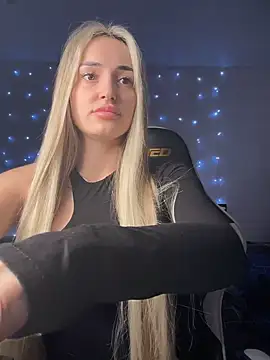 Snapshot of minalawarden chatting on 24, 12, 2024 minalawarden online show from 24, 12, 2024