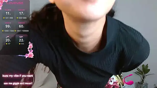 Snapshot of Nayade chatting on 14, 9, 2025 Nayade online show from 14, 9, 2025